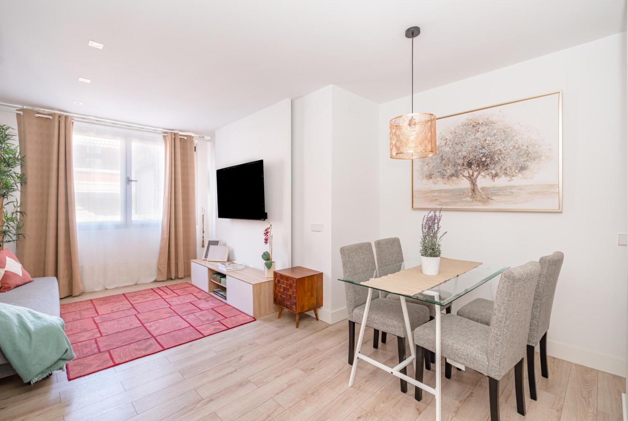 Chueca I Calle Farmacia 1br 1bh Apartment *